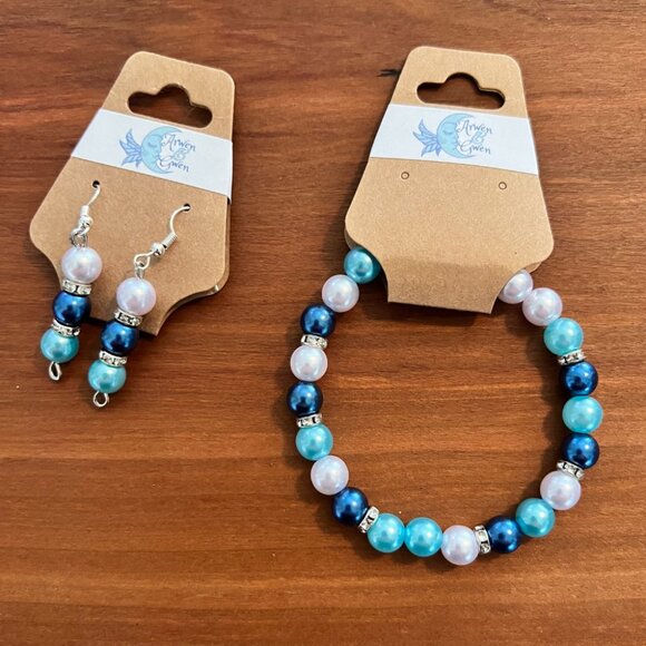 Arwen and Gwen Blue and White Faux Pearl Stretchy Bracelet and Drop Earrings Set - Picture 2 of 2